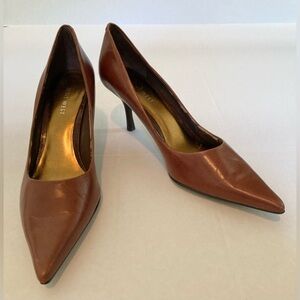Nine West 🟣GUC Size 8 Classic Brown Pump Heels